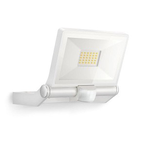 Naświetlacz XLED One XL LED z czujnikiem 43,5W 230-240V 4400lm 3000K IP44 biały 065270 Steinel
