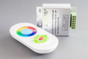 Sterownik radiowy do taśm LED RGB 3x4A 144W z pilotem dotykowym